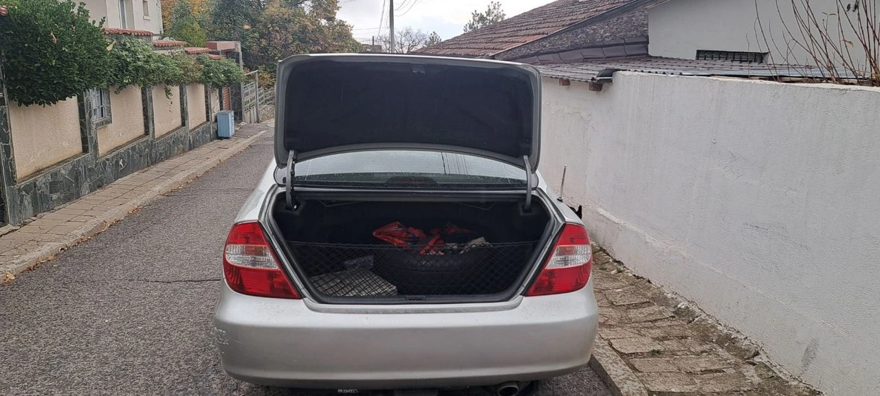 Toyota Camry 2.4i, снимка 5 - Автомобили и джипове - 56745711