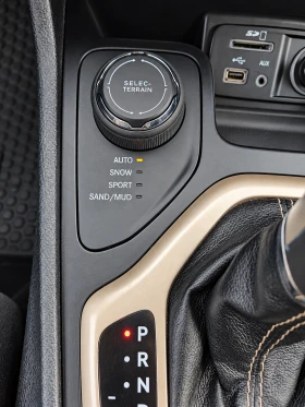 Jeep Cherokee 2.2D 4x4 Automatic, снимка 13