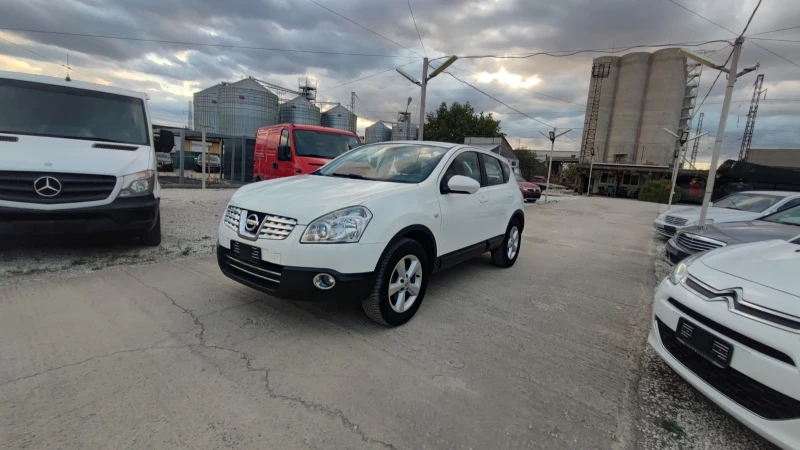 Nissan Qashqai 1.6i, снимка 1 - Автомобили и джипове - 47614122