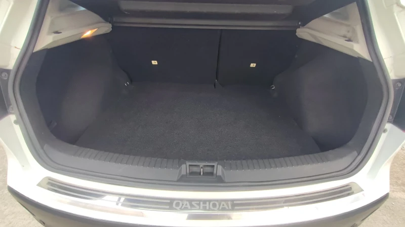 Nissan Qashqai 1.6i, снимка 14 - Автомобили и джипове - 47614122