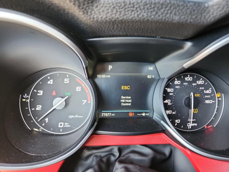 Alfa Romeo Stelvio Ti 280кс * Възможност за Лизинг* , снимка 9 - Автомобили и джипове - 53038065