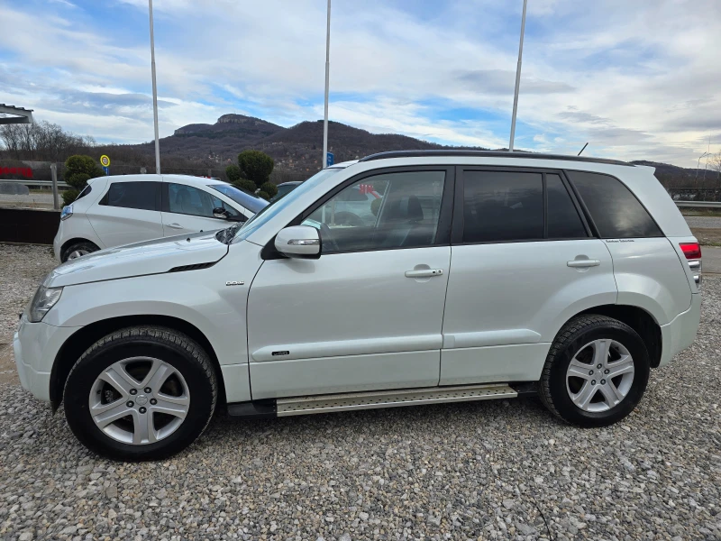 Suzuki Grand vitara 1.9DDIS РЕАЛНИ КИЛОМЕТРИ ! ! КЛИМАТРОНИК ! ! НАВИ, снимка 2 - Автомобили и джипове - 53347479