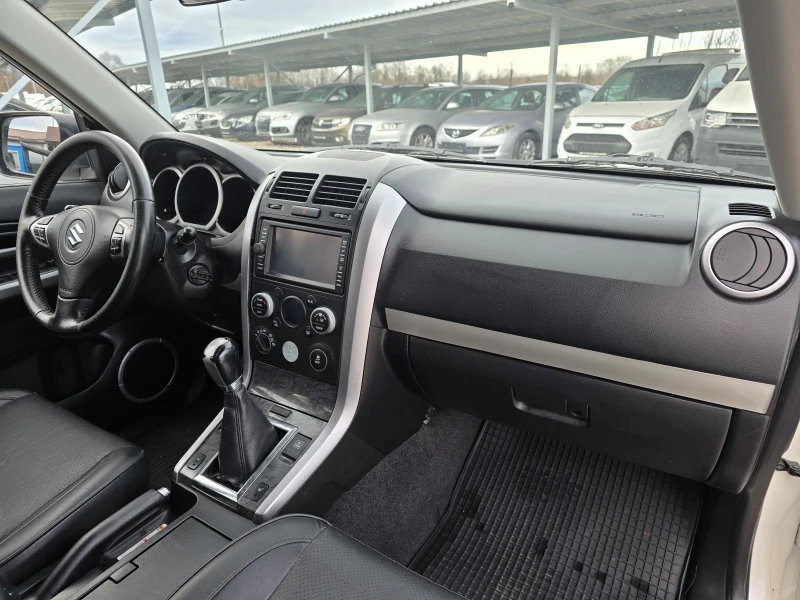 Suzuki Grand vitara 1.9DDIS РЕАЛНИ КИЛОМЕТРИ ! ! КЛИМАТРОНИК ! ! НАВИ, снимка 12 - Автомобили и джипове - 53347479