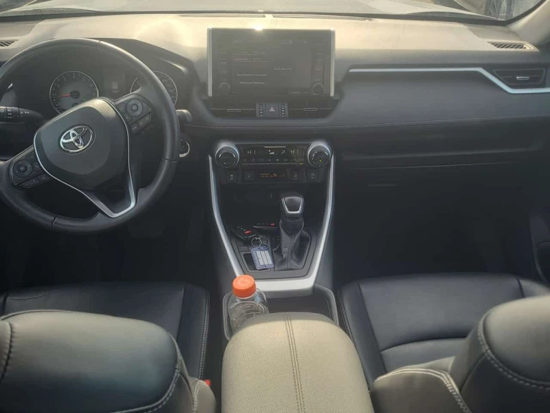 Toyota Rav4  XLE /CARFAX/Кожа/Нави/4х4/Панорама/Подгрев, снимка 8 - Автомобили и джипове - 53562464