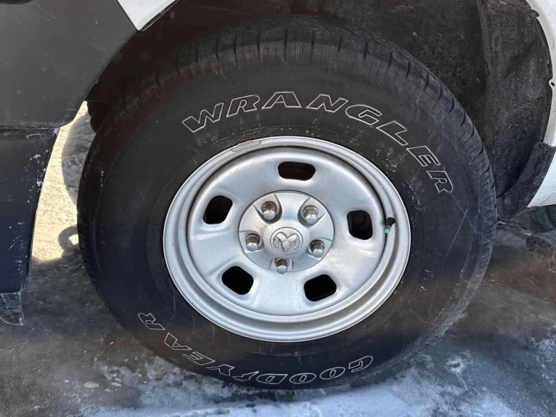 Dodge RAM 1500 Classic Tradesman 4x4 Crew Cab | 2 КЛЮЧА | 5.7 V8, снимка 7 - Автомобили и джипове - 53574158