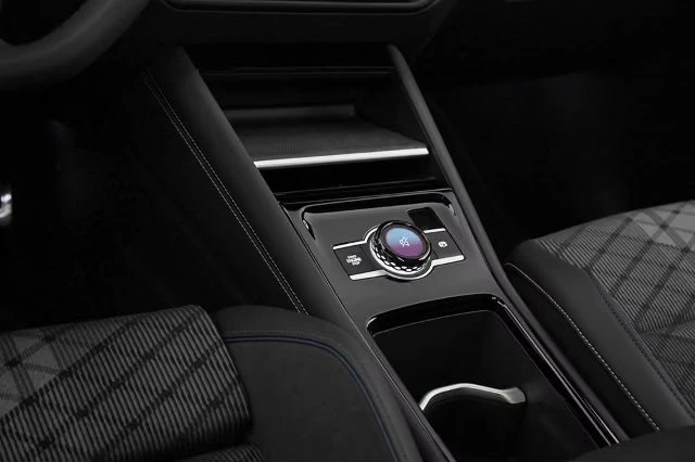 VW Tiguan 1.5 TFSIe = R-Line = �������� | Mobile.bg � ����������� 9