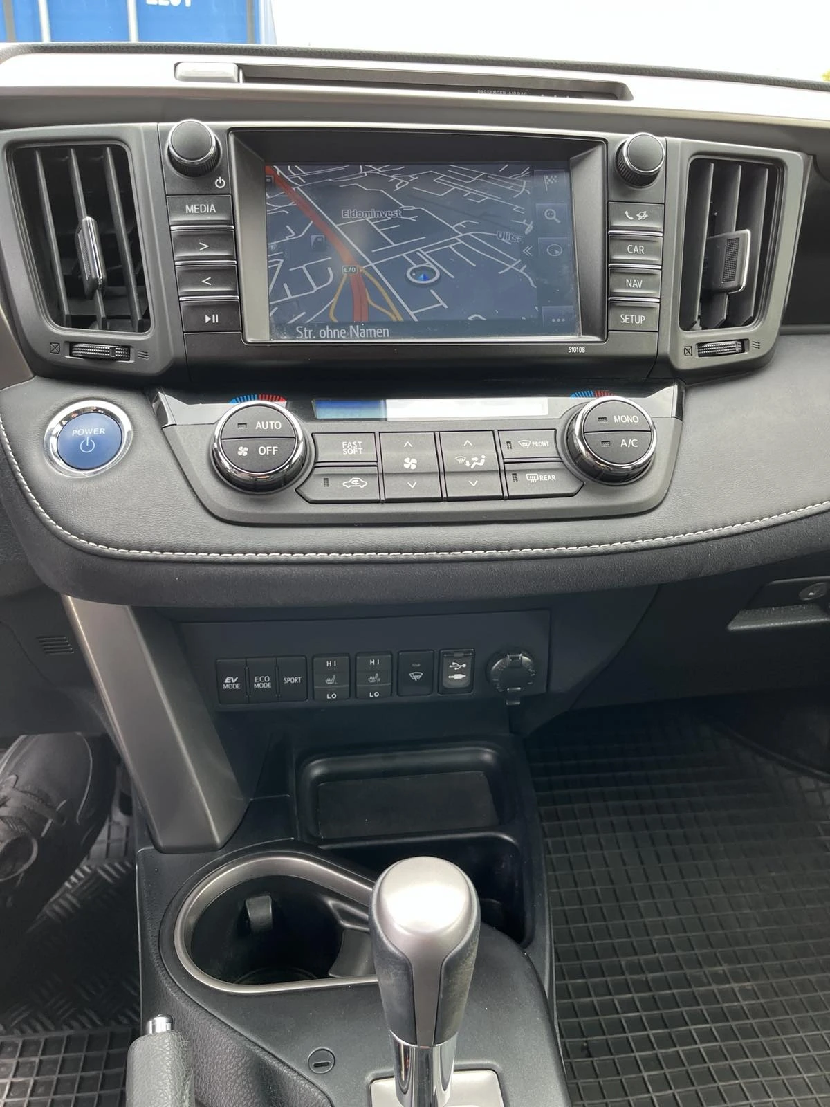 Toyota Rav4 HYBRID AWD - изображение 10