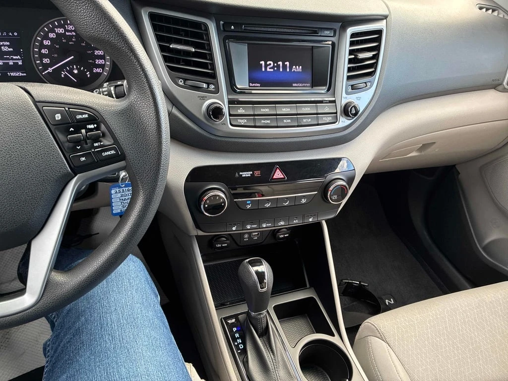 Hyundai Tucson * AWD 4dr 2.0L * CARFAX * БЕЗ ПЪРВОНАЧАЛНА ВНОСКА - изображение 8