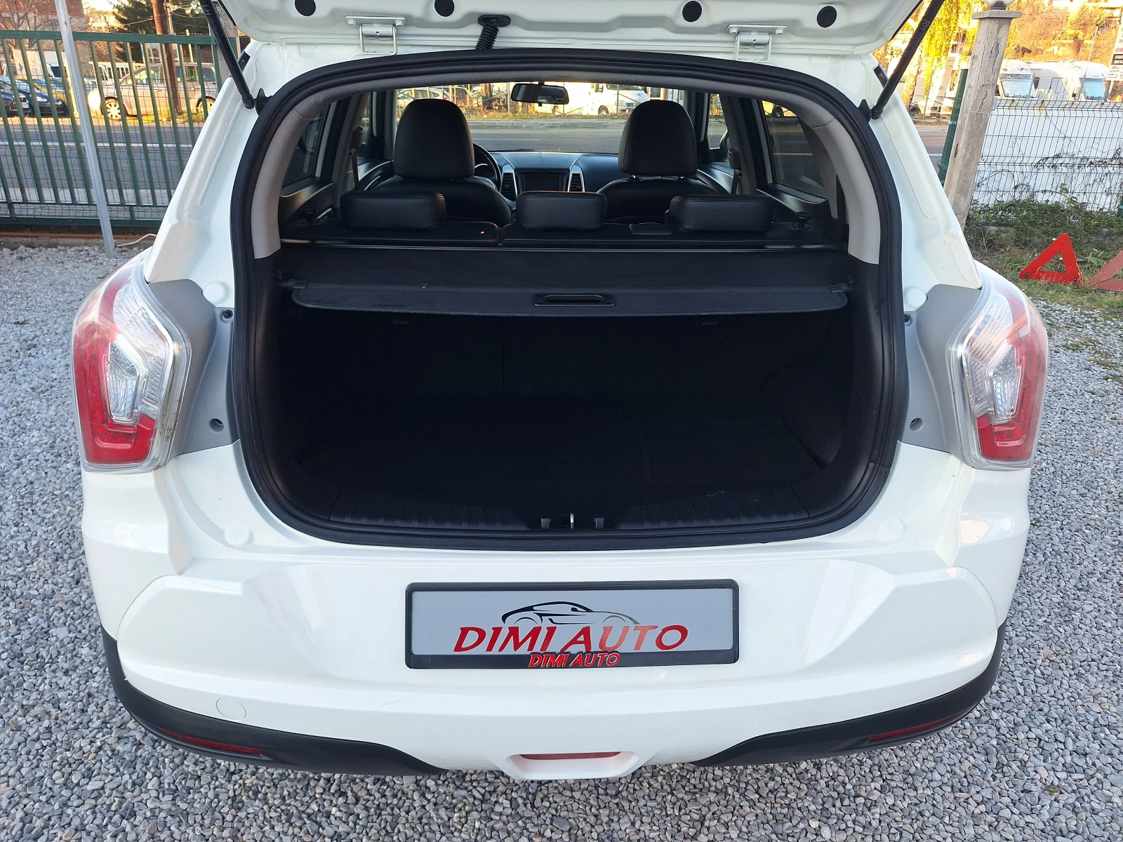 SsangYong Tivoli 1.6 E-xdi 4x4 Navi Koja Kamera Full! | Mobile.bg   9