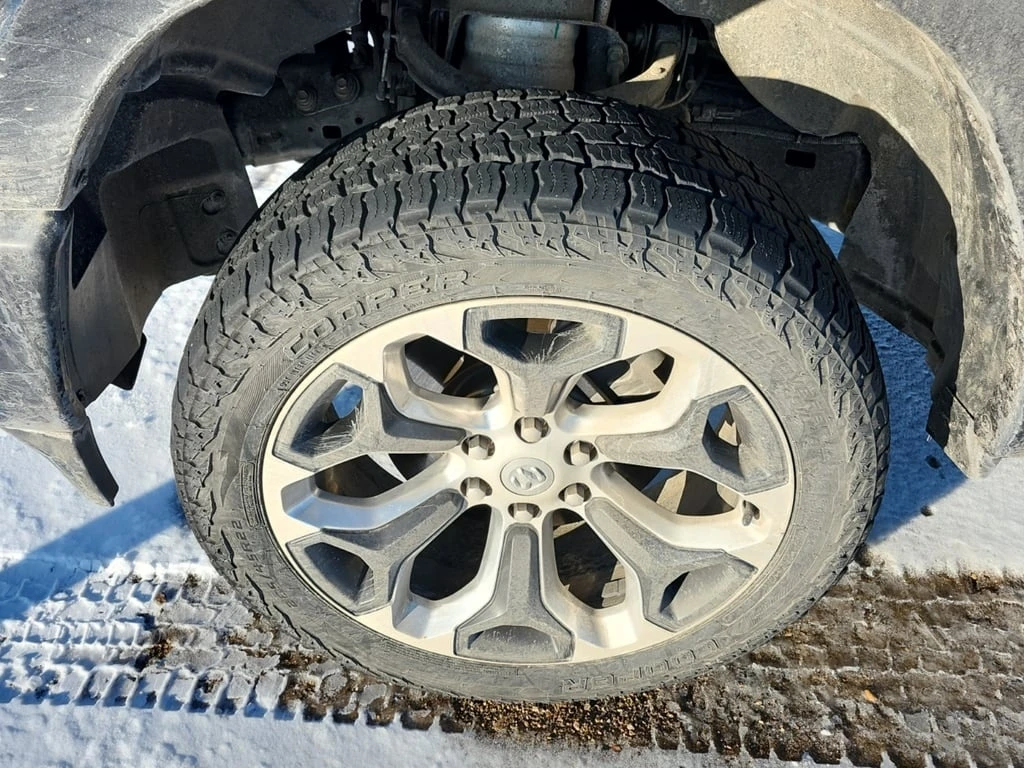 Dodge RAM 1500 5.7 V8 * LIMITED CREW CAB SHORT BED * CARFAX *  - изображение 5