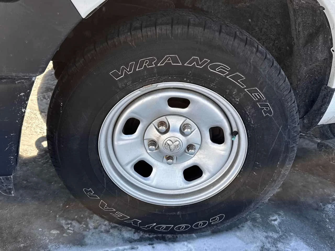 Dodge RAM 1500 Classic Tradesman 4x4 Crew Cab | 2 КЛЮЧА | 5.7 V8 - изображение 7