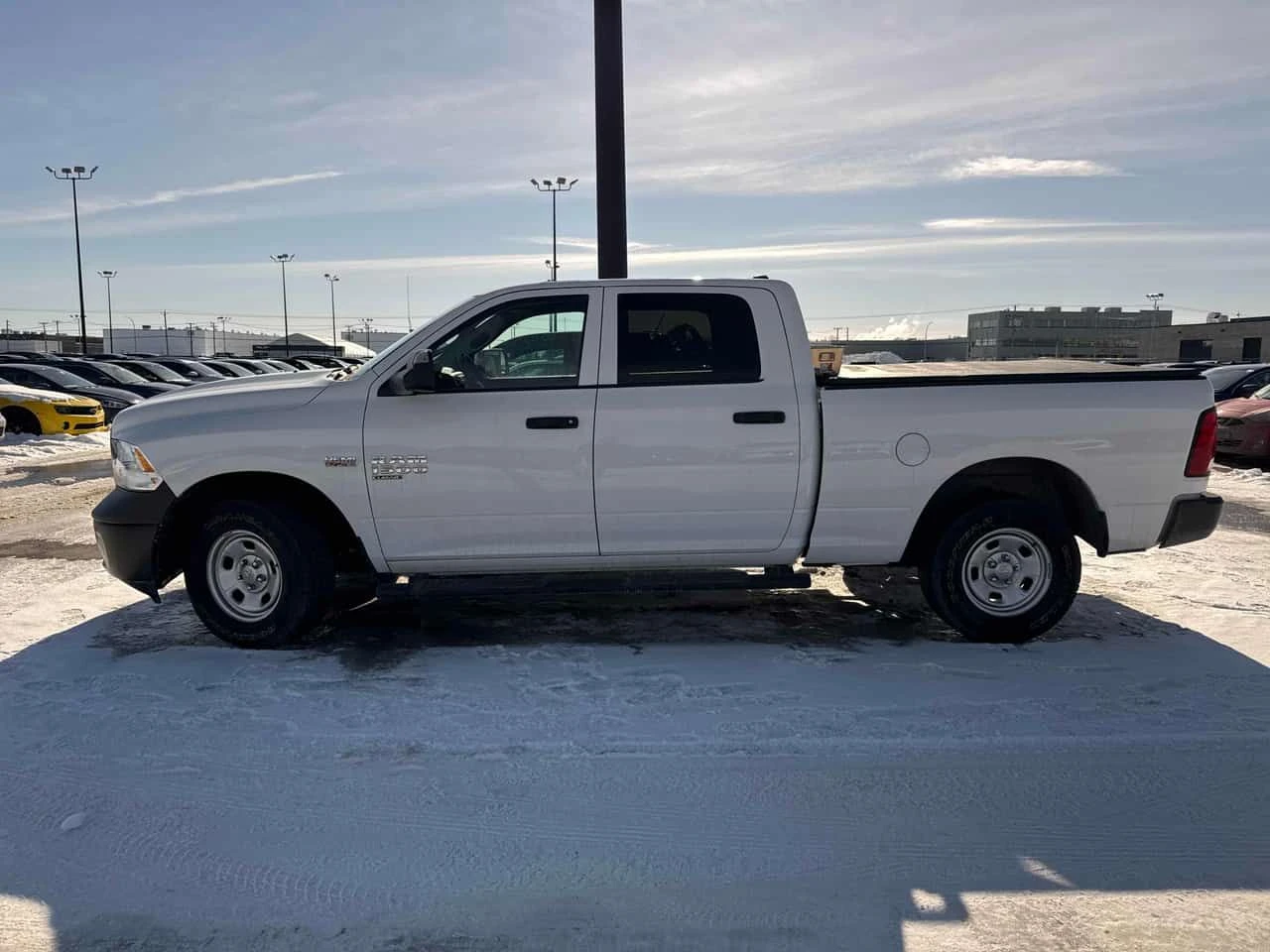 Dodge RAM 1500 Classic Tradesman 4x4 Crew Cab | 2 КЛЮЧА | 5.7 V8 - изображение 2