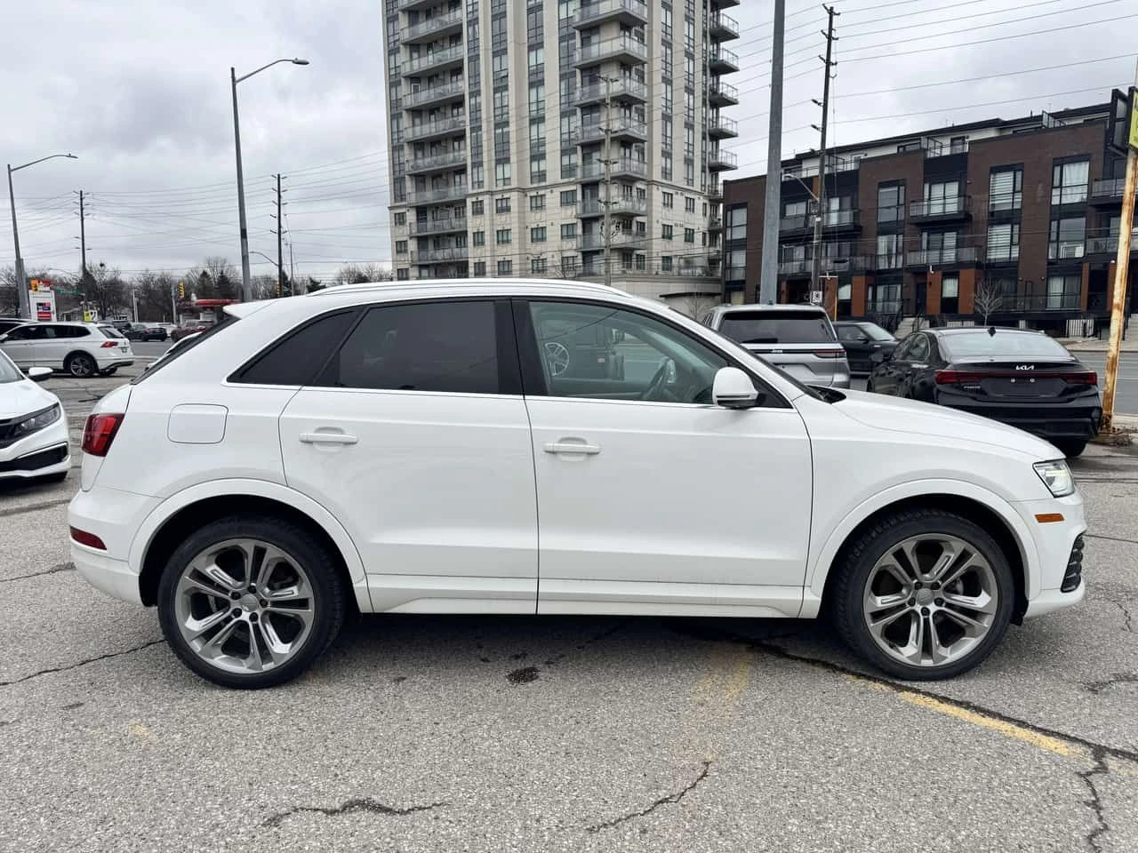 Audi Q3 * Progressiv * CARFAX * , снимка 3 - Автомобили и джипове - 54459408