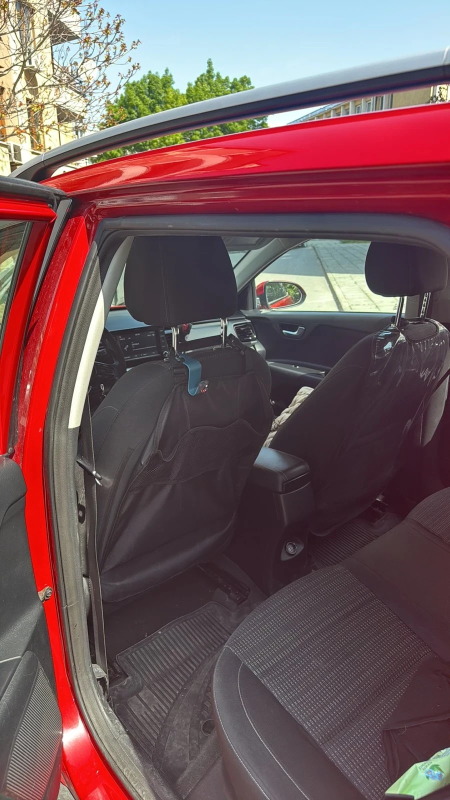 Kia Stonic, снимка 4 - Автомобили и джипове - 54489314