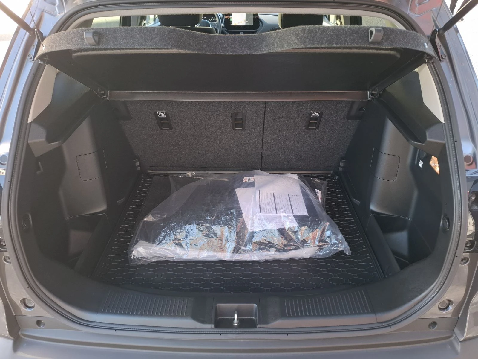 Suzuki SX4 S-Cross GL+ 6AT Hybrid, снимка 13 - Автомобили и джипове - 54708467