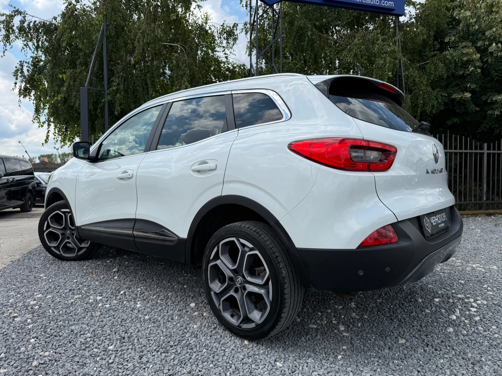 Renault Kadjar 1.6 dCi Energy INTENS 4WD, снимка 4 - Автомобили и джипове - 55275314