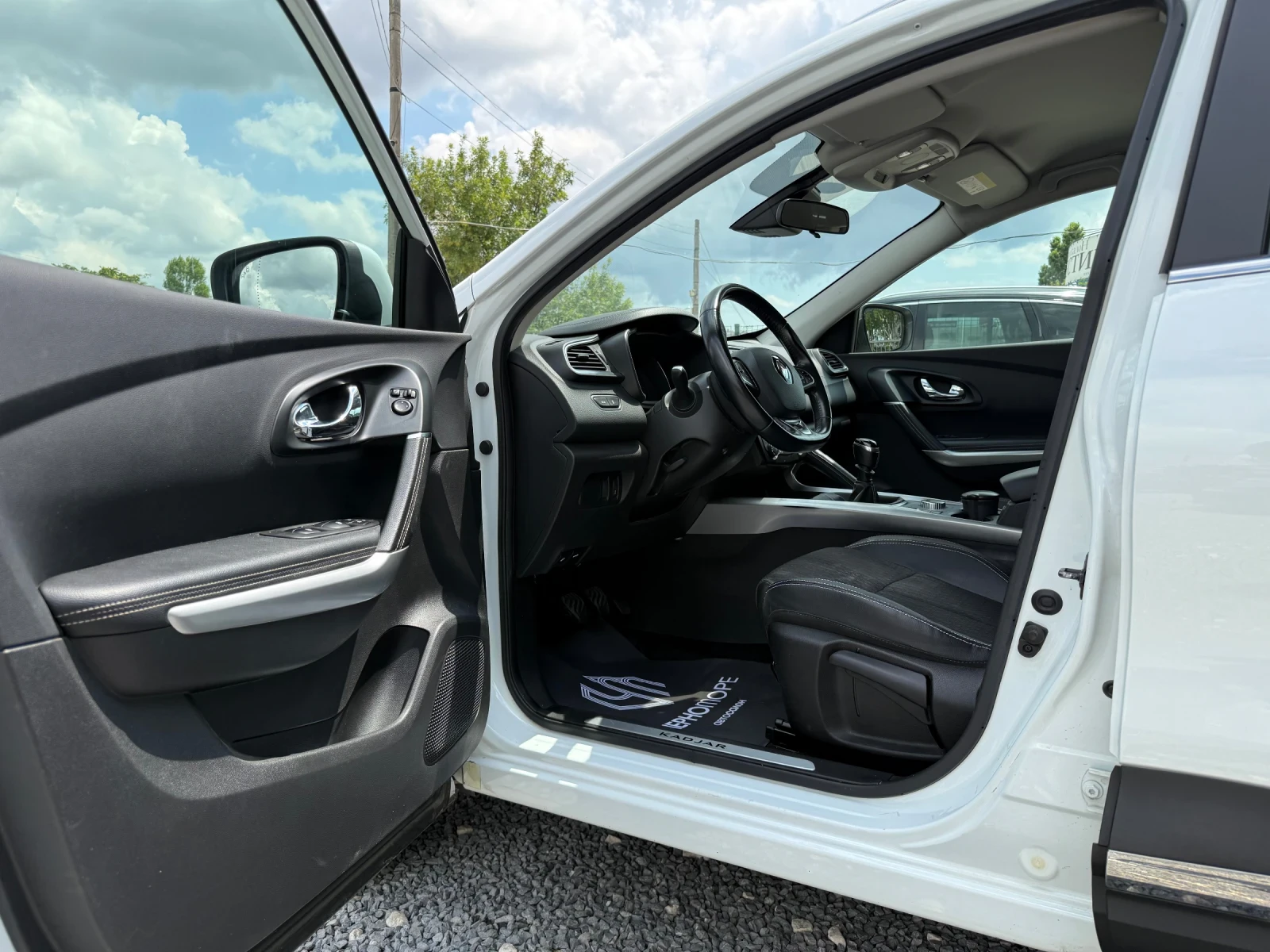 Renault Kadjar 1.6 dCi Energy INTENS 4WD, снимка 8 - Автомобили и джипове - 55275314
