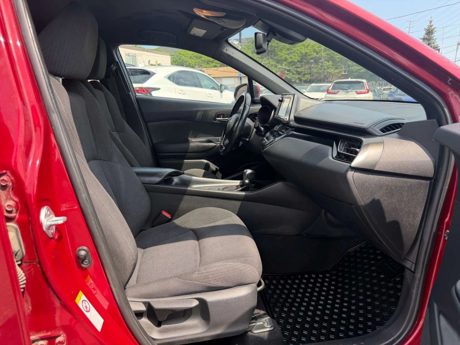 Toyota C-HR * LE, FWD, Camera, Lane assist, Cruise Control, Al, снимка 16 - Автомобили и джипове - 55986969