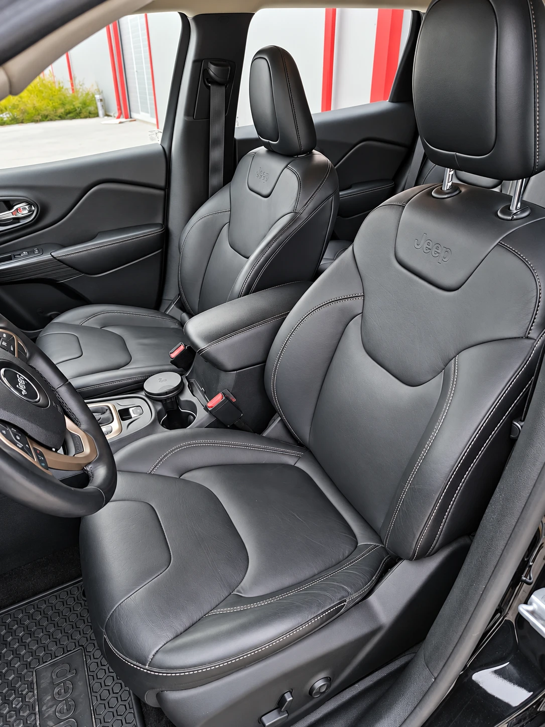 Jeep Cherokee 2.2D 4x4 Automatic, снимка 8 - Автомобили и джипове - 56453945
