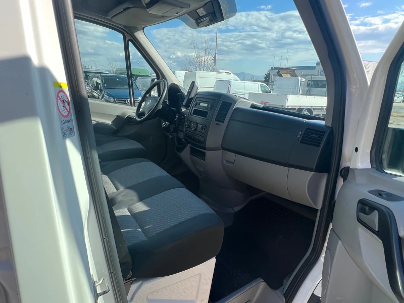 VW Crafter 2.0TDI KERSTNER , Хладилен , Клима, снимка 10 - Бусове и автобуси - 48918020