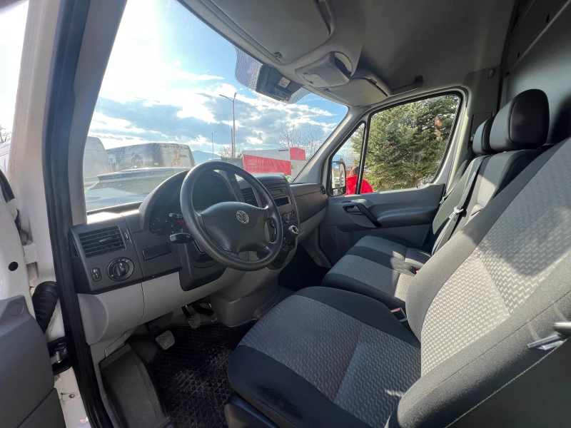 VW Crafter 2.0TDI KERSTNER , Хладилен , Клима, снимка 13 - Бусове и автобуси - 48918020