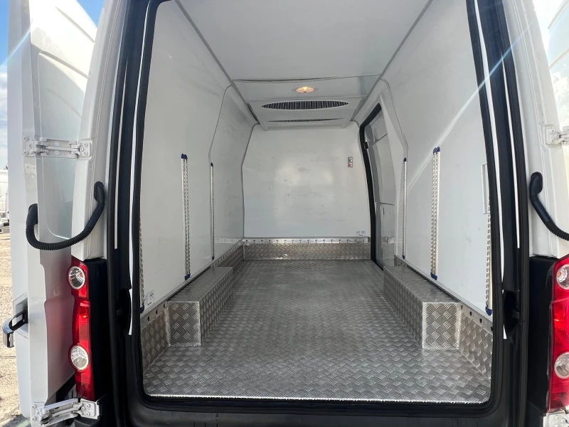 VW Crafter 2.0TDI KERSTNER , Хладилен , Клима, снимка 7 - Бусове и автобуси - 48918020