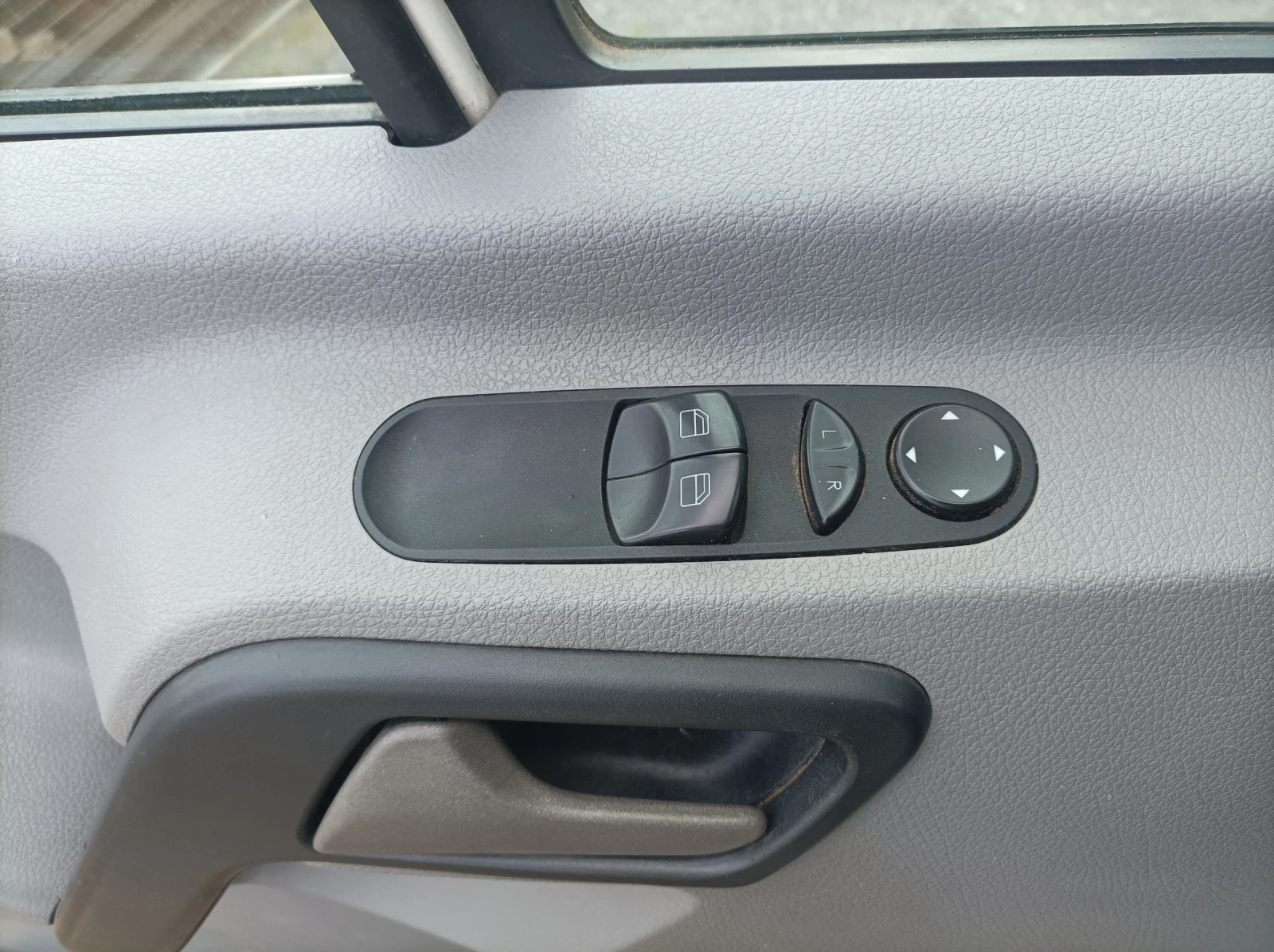 VW Crafter, снимка 4 - Бусове и автобуси - 55780227