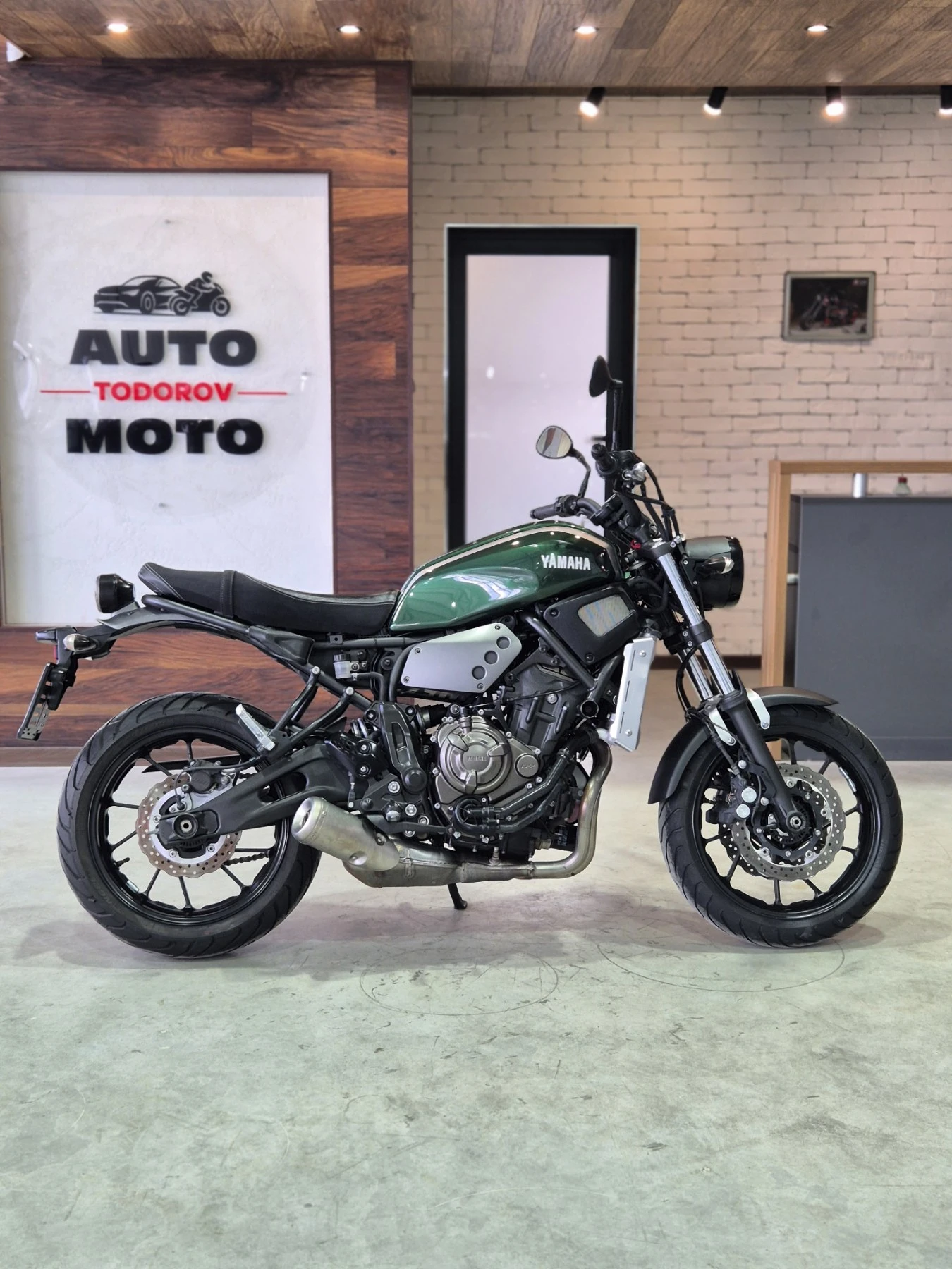 Yamaha XSR700 ABS НОВ ВНОС ОТ ШВЕЙЦАРИЯ!!!, снимка 8 - Мотоциклети и мототехника - 55178975