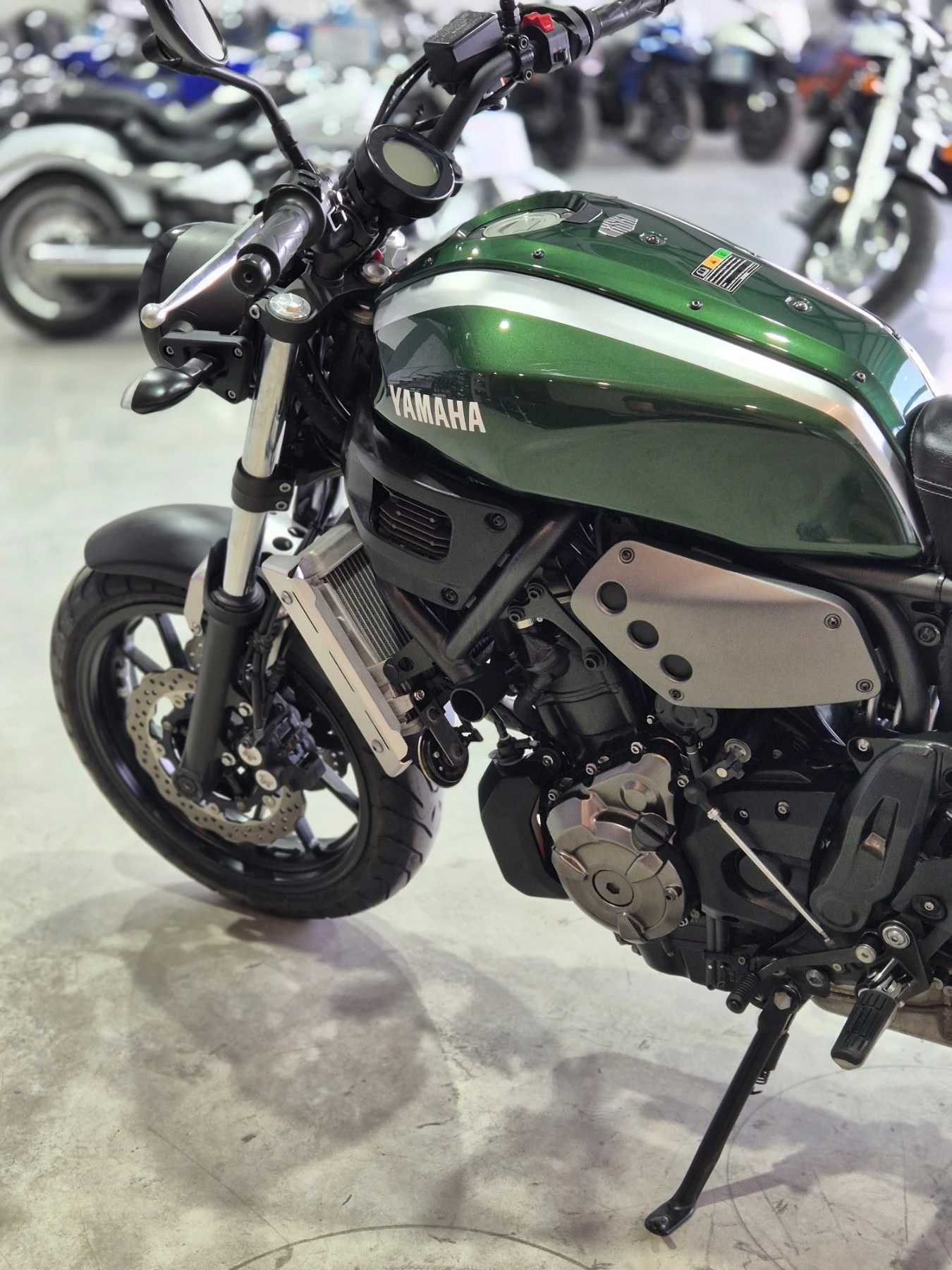 Yamaha XSR700 ABS НОВ ВНОС ОТ ШВЕЙЦАРИЯ!!!, снимка 11 - Мотоциклети и мототехника - 55178975