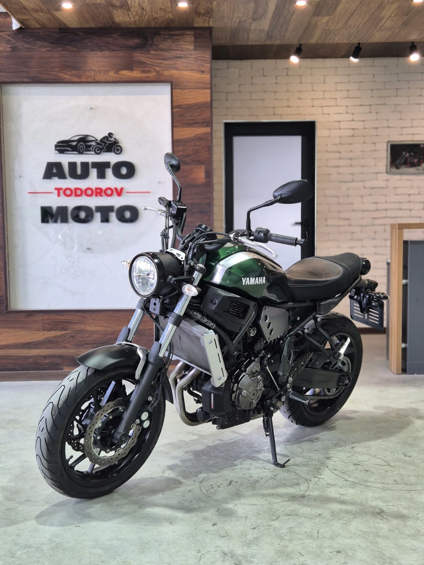 Yamaha XSR700 ABS НОВ ВНОС ОТ ШВЕЙЦАРИЯ!!!, снимка 3 - Мотоциклети и мототехника - 55178975