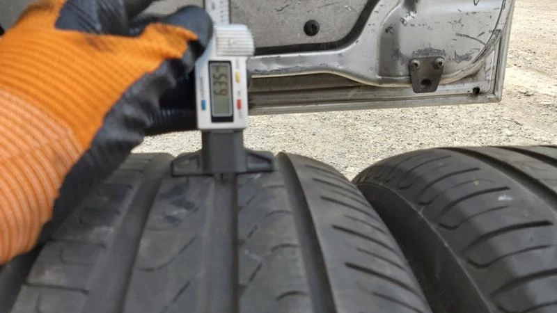 Гуми Летни 245/40R19, снимка 4 - Гуми и джанти - 29274788