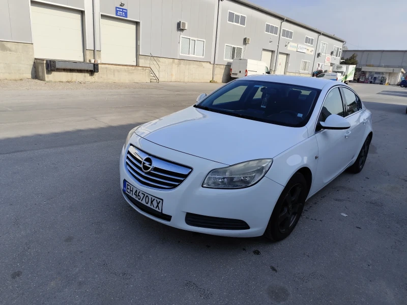 Opel Insignia 1, 8i, снимка 2 - Автомобили и джипове - 47929428