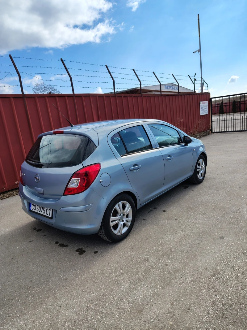 Opel Corsa D, снимка 2 - Автомобили и джипове - 49353912