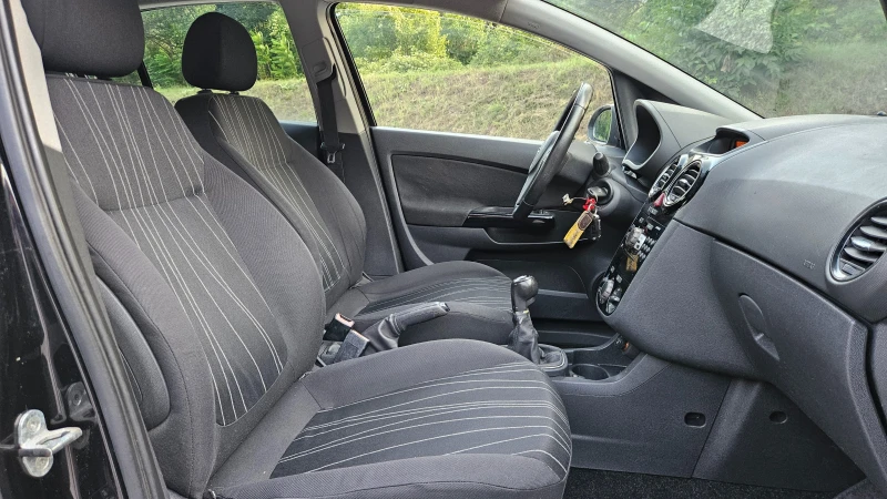 Opel Corsa 1.3 JTD KLIMATIK/ITALY, снимка 13 - Автомобили и джипове - 51233299