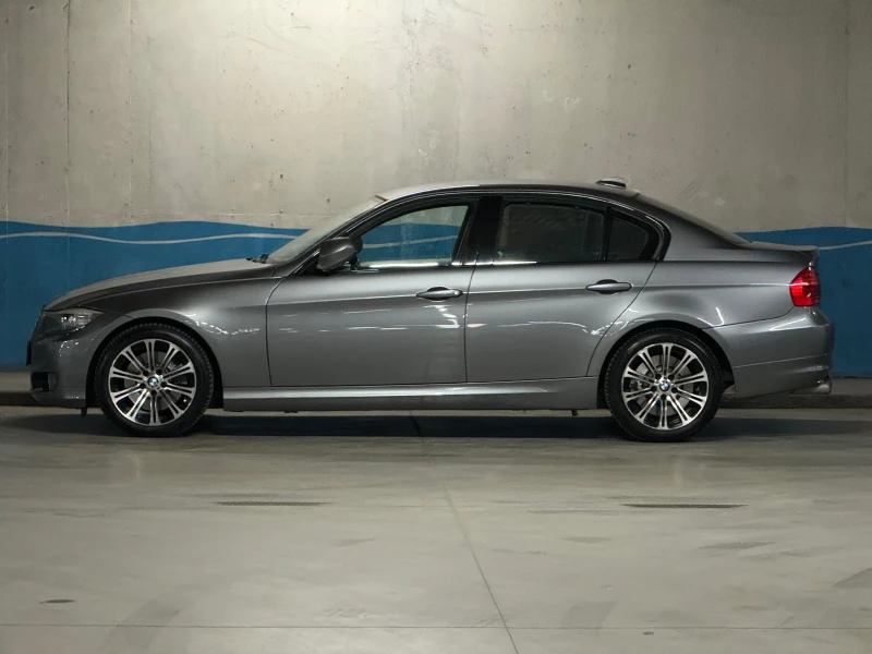 BMW 330 xDrive, снимка 5 - Автомобили и джипове - 52347123