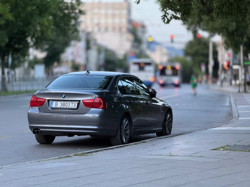 BMW 330 xDrive, снимка 7 - Автомобили и джипове - 52347123
