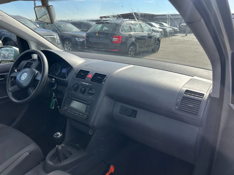 VW Touran 1.9TDI EURO 4, снимка 10 - Автомобили и джипове - 52390669