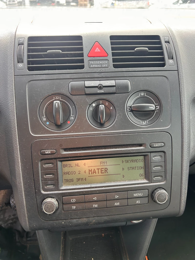 VW Touran 1.9TDI EURO 4, снимка 12 - Автомобили и джипове - 52390669