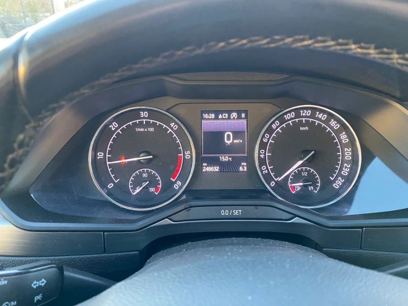 Skoda Superb, снимка 12 - Автомобили и джипове - 52417847