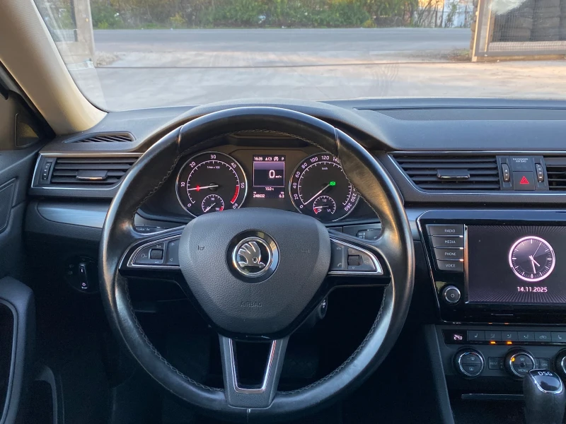 Skoda Superb, снимка 7 - Автомобили и джипове - 52417847