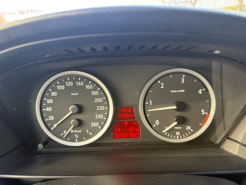 BMW 530 3.0d/М-pack, снимка 13 - Автомобили и джипове - 52707635