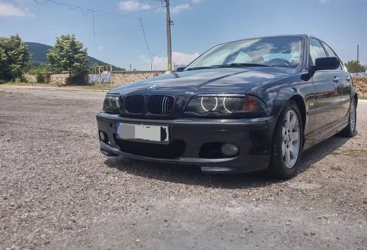 BMW 320 320, снимка 1 - Автомобили и джипове - 48475377