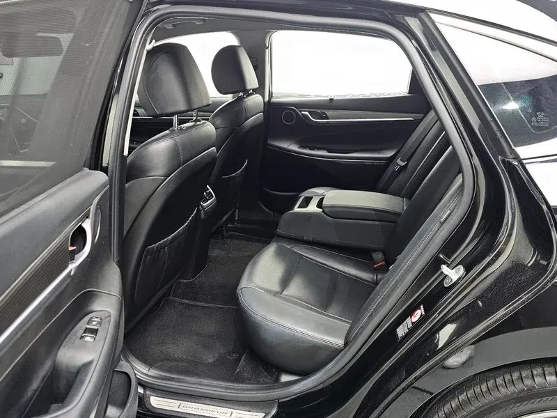 Hyundai Grandeur 3.0 Exclusive Special, снимка 12 - Автомобили и джипове - 53338202