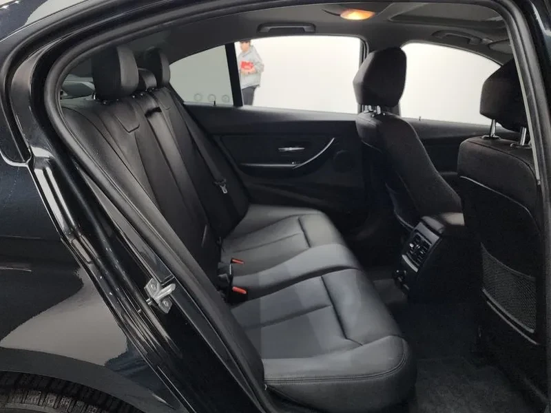 BMW 320, снимка 11 - Автомобили и джипове - 54957718