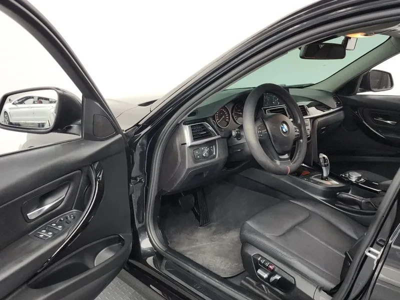 BMW 320, снимка 10 - Автомобили и джипове - 54957718
