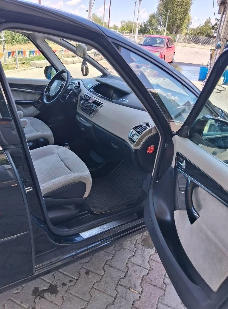 Citroen C4 Picasso 1.6 HDI, снимка 8 - Автомобили и джипове - 55400661