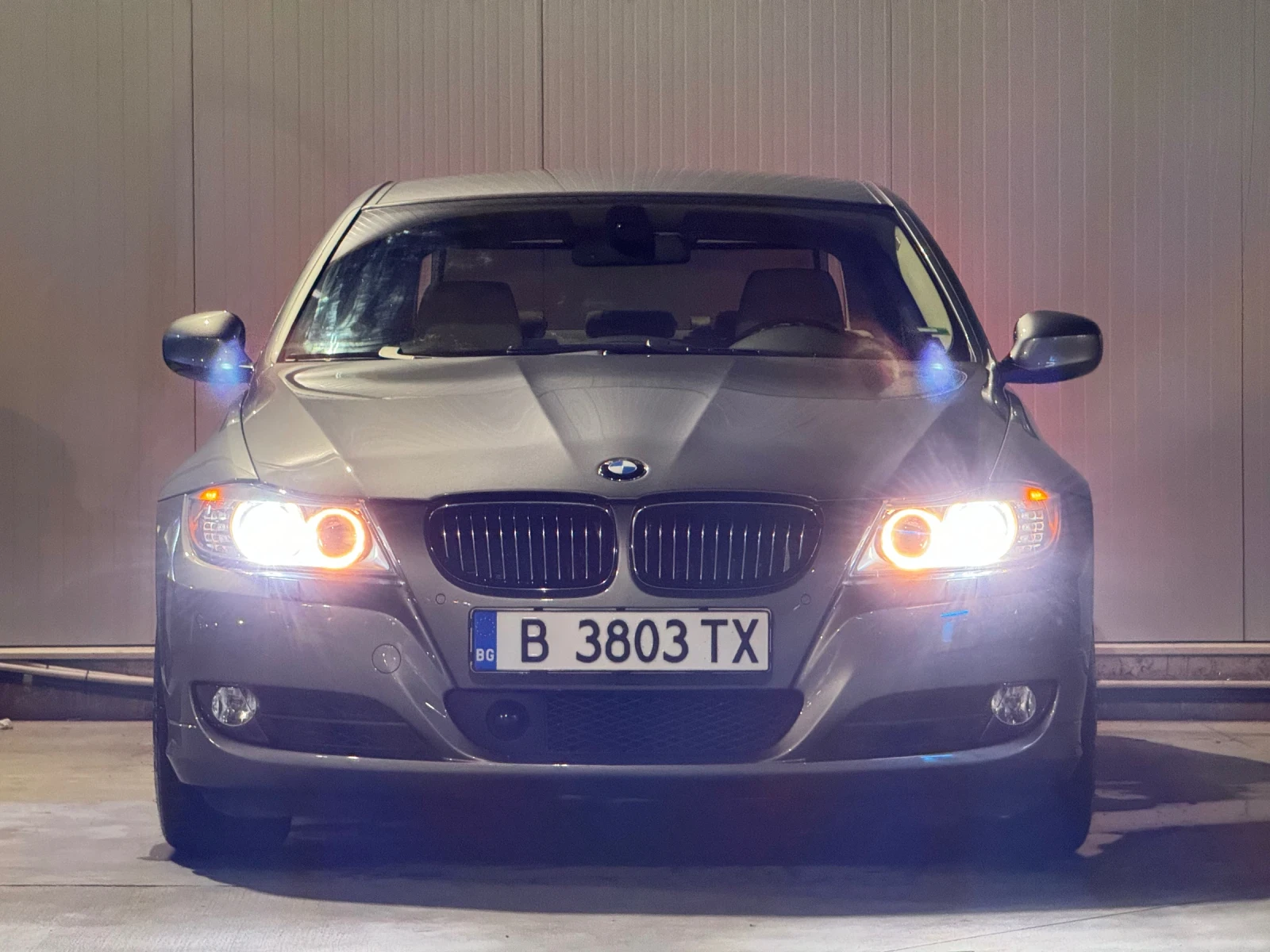 BMW 330 xDrive, снимка 1