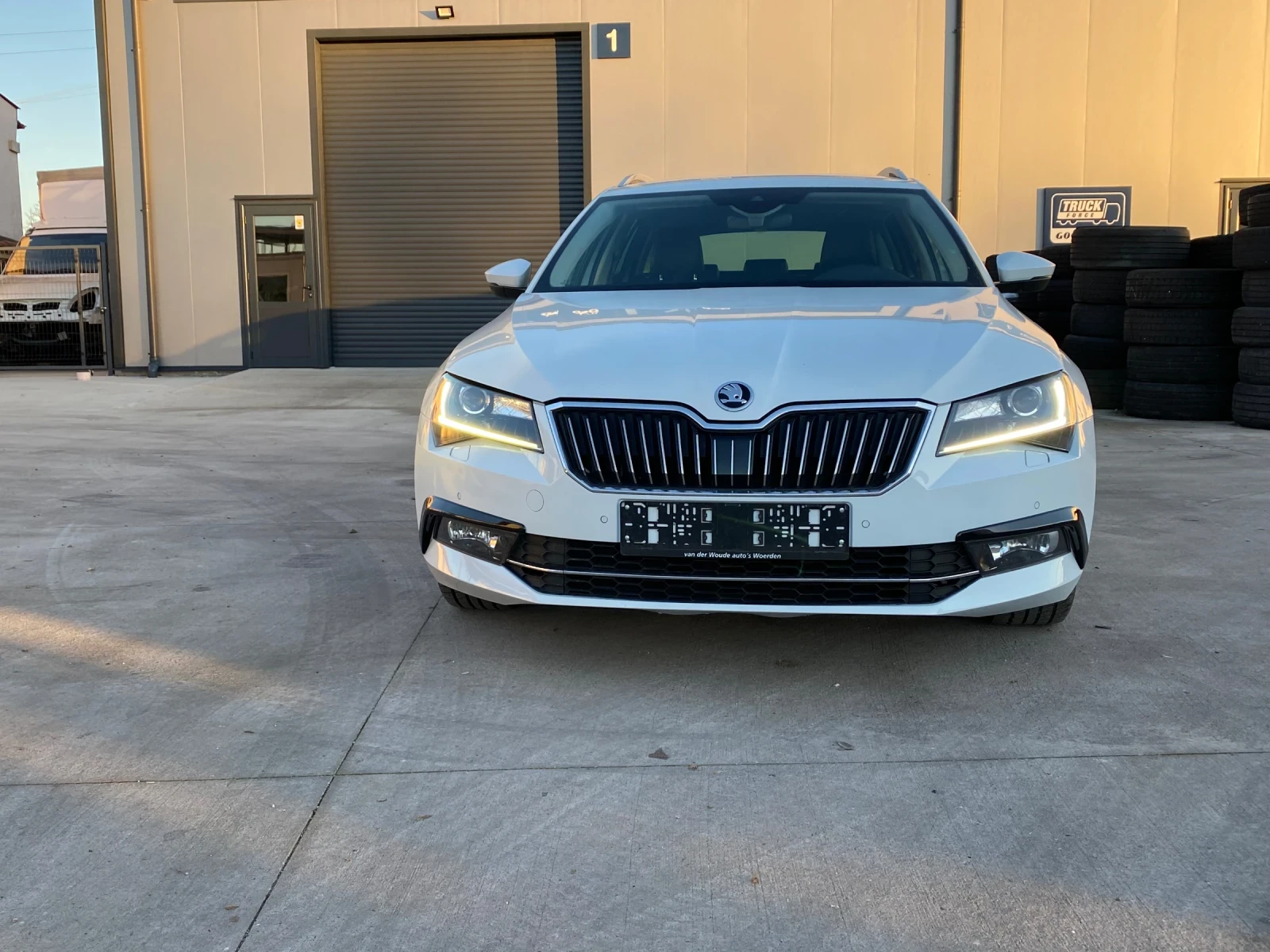 Skoda Superb, снимка 1