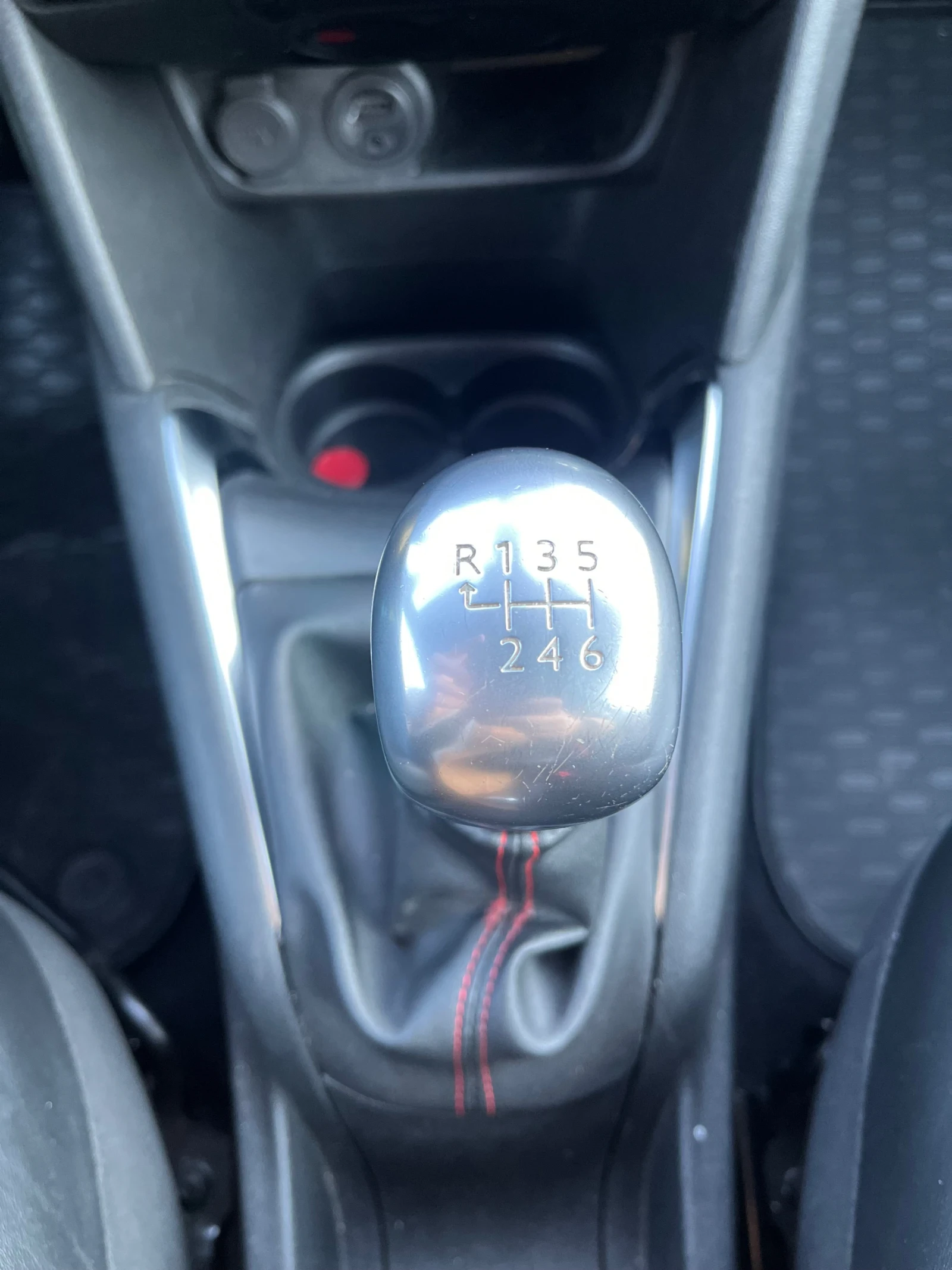 Peugeot 208 GTI - изображение 8