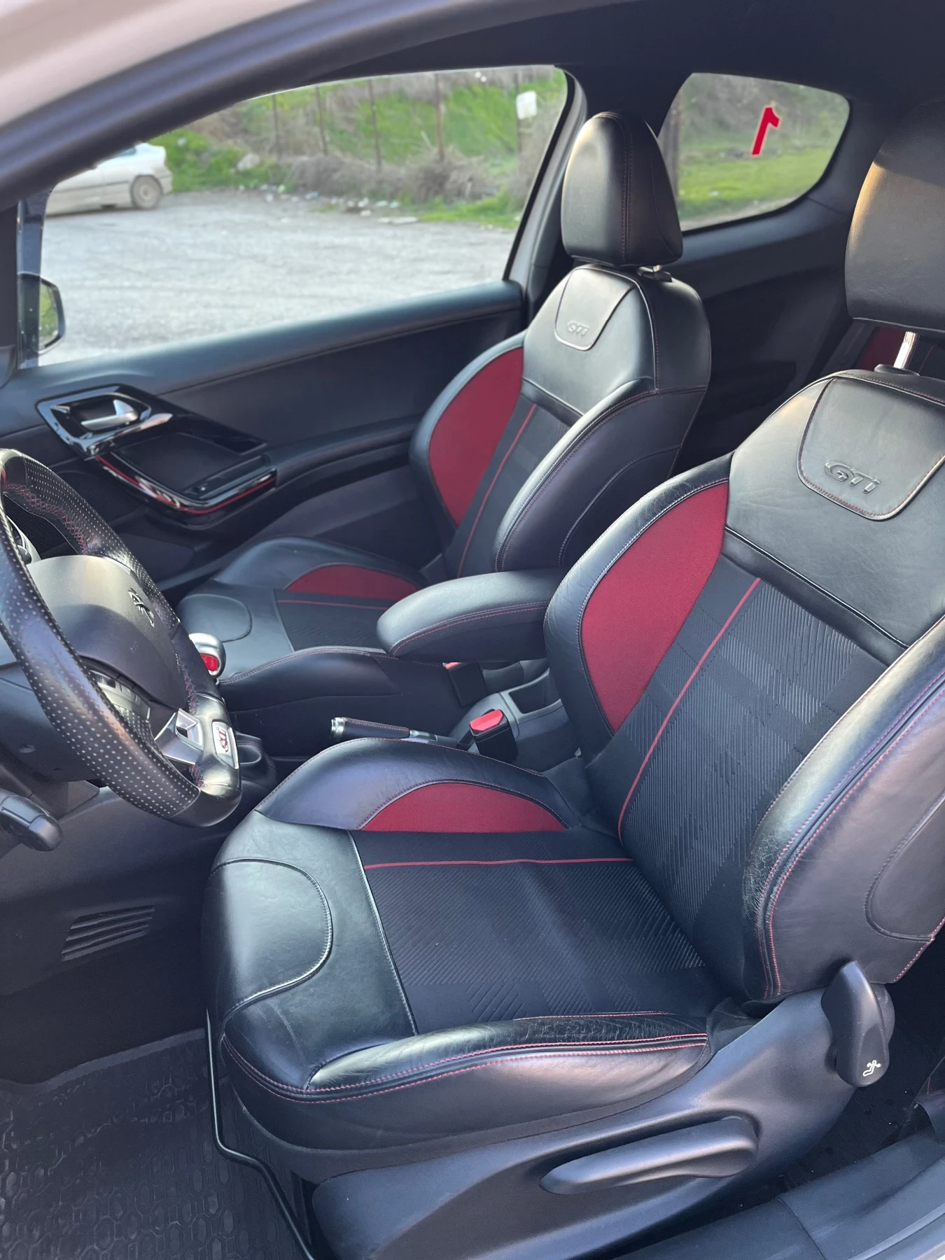Peugeot 208 GTI - изображение 7